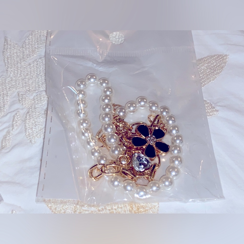 NWT Mixed Gold & Blue Tone Necklace- 17” Chain w/Acrylic Blue Flower & Crystals - Picture 16 of 16